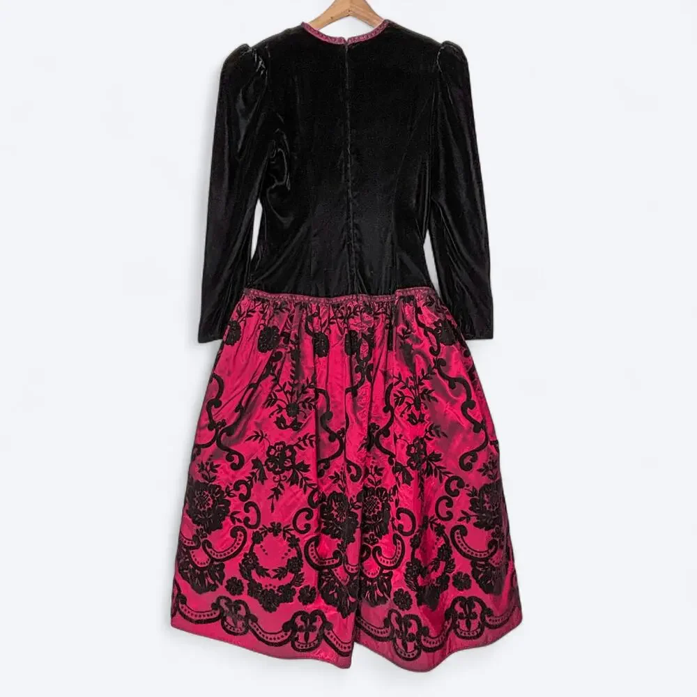 Vintage-Inspired Black & Burgundy Velvet Gothic Dress - Picture 3 of 14